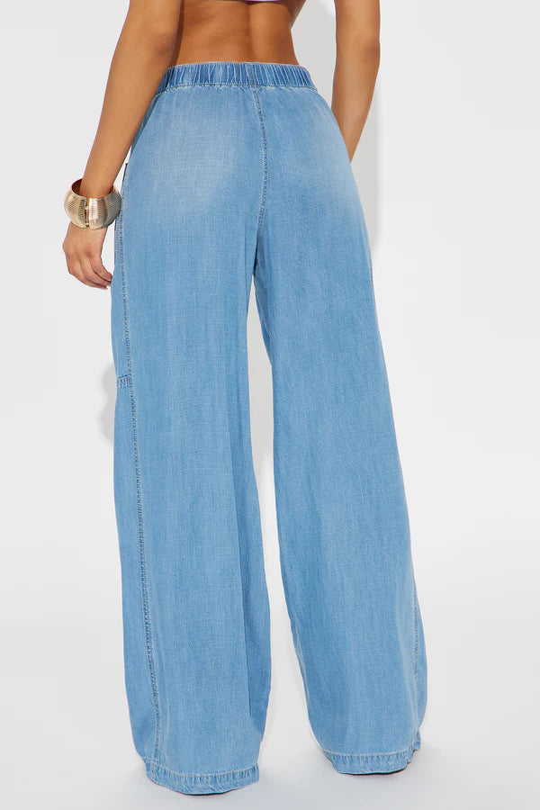 Medium-wash drawstring wide-leg jeans